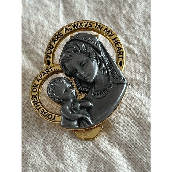 Together or Apart Pewter Mother & Child Visor Clip - Picture 1 of 8